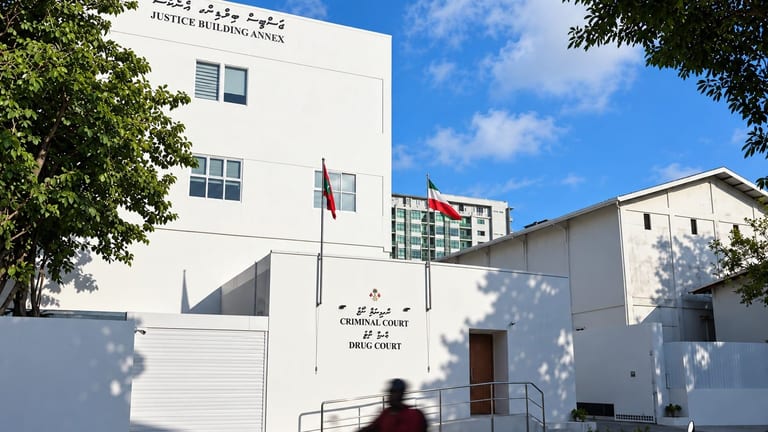 އައްޑޫއަށް ޑައިމޯފިން އެތެރެކުރި މީހަކު 24 އަހަރަށް ޖަލަށްލުމަށް ހުކުމްކޮށްފި