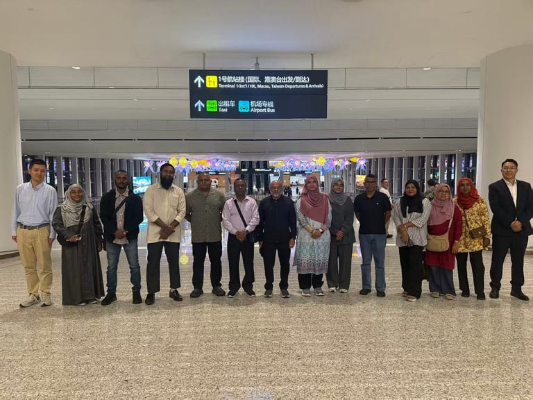 މިނިސްޓަރު މާހިރު އިސްވެ ޞިއްޙީ ވަފުދު ސިޗުއާނަށް
