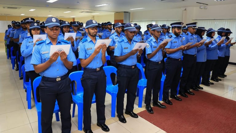 ފުލުހުންގެ ޚިދުމަތާ އަލަށް ގުޅުނު 133 ފުލުހުން ހުވާކޮށްފި
