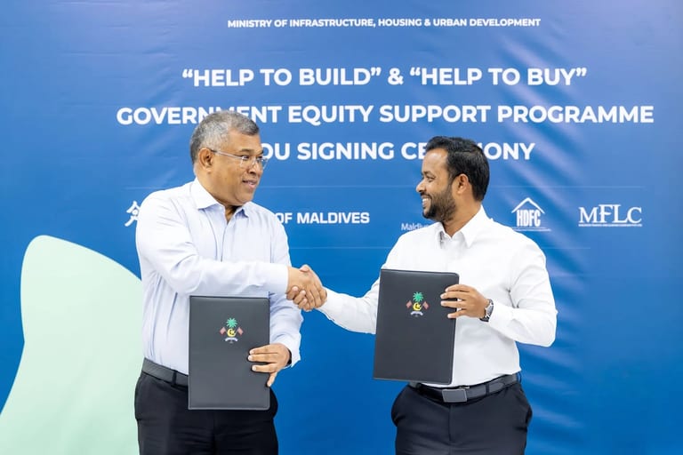އަމިއްލަ ގޯތީގައި ގެދޮރު އެޅުމުގެ އިކުއިޓީ އެހީއަށް ހަތަރު ބޭންކަކާއެކު އެމްއޯޔޫއެއްގައި ސޮއިކޮށްފި
