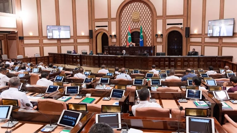 ޑިޕްލޮމެޓިކް މިޝަންތަކުގެ އިމްތިޔާޒުތަކާ ބެހޭ ބިލު ބަލައިގަނެ ކޮމިޓީއަށް ފޮނުވައިފި
