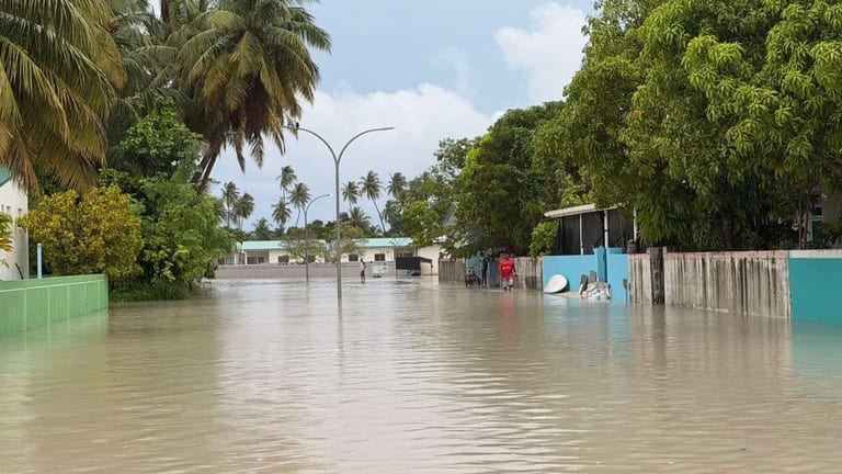 ބޯކޮށް ވާރޭވެހި ހދ. އަތޮޅުގެ ދެ ރަށެއްގެ 250 އަށްވުރެ ގިނަ ގެއަކަށް ފެންވަދެއްޖެ