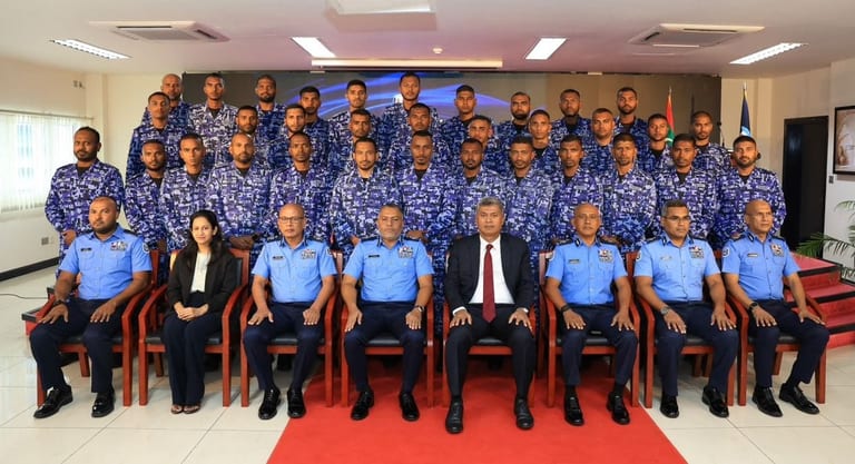 ސްވޮޓް ތަމްރީނެއްގައި ބައިވެރިވުމަށް 36 ފުލުހަކު ލަންކާއަށް ދަނީ