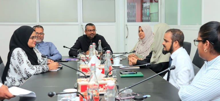 ނޫސްވެރިންނަށް އިންޒާރުދީ ފުރައްސާރަކުރުން މީޑިއާ ކޮމިޝަނުން ކުށްވެރިކޮށްފި