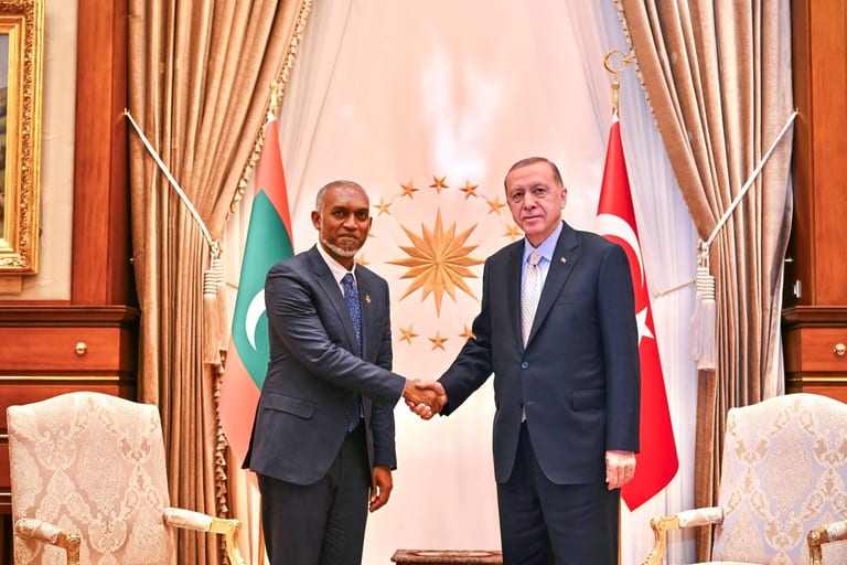 ތުރުކީގެ ރައީސް އުރްދުޣާނަށް ރައީސް މުޢިއްޒު ތަހުނިޔާ ފޮނުއްވައިފި