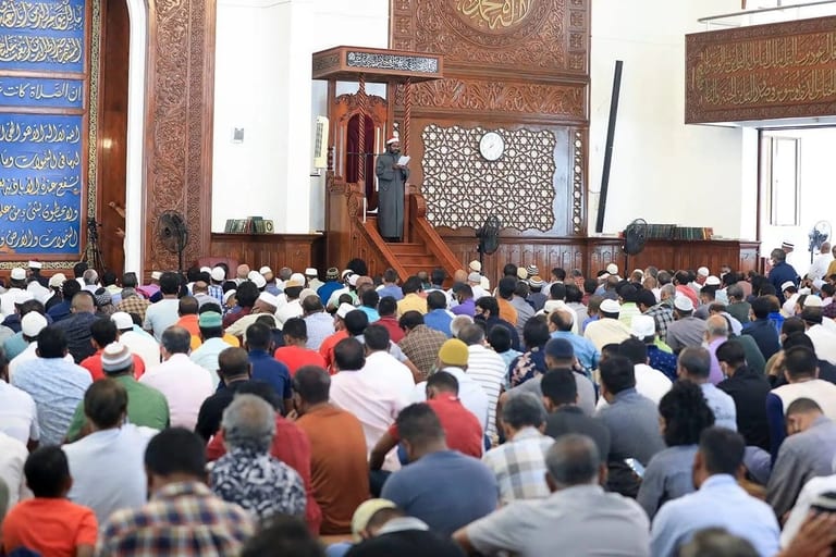 ޢާއިލީ ގުޅުން ބަދަހިކުރުމަށް ހުކުރު ޚުޠުބާގައި ގޮވާލައިފި