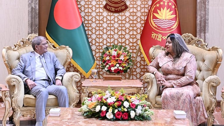 ޑާކާގައި ބިޒްނަސް ސަމިޓެއް ބޭއްވުމާ ގުޅޭގޮތުން ސަފީރު ބަންގްލަދޭޝްގެ ރައީސާ މަޝްވަރާކުރައްވައިފި