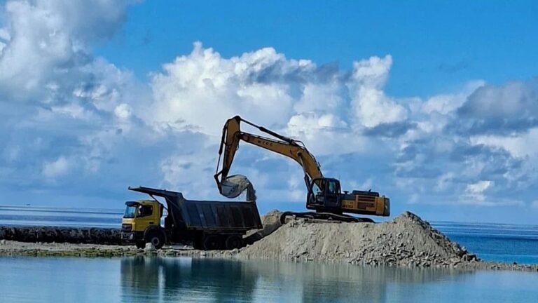 ދ. މީދޫ ބަނދަރު އަޕްގްރޭޑްކުރުމުގެ މަޝްރޫޢުގެ 47 އިންސައްތަ މަސައްކަތް ނިމިއްޖެ