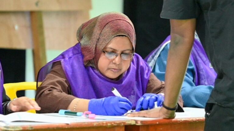 ނޮވެމްބަރު 28 ގައި ބާއްވާ ބައި-އިލެކްޝަންތަކުގެ ވޯޓާސް ލިސްޓުތައް އާންމުކޮށްފި