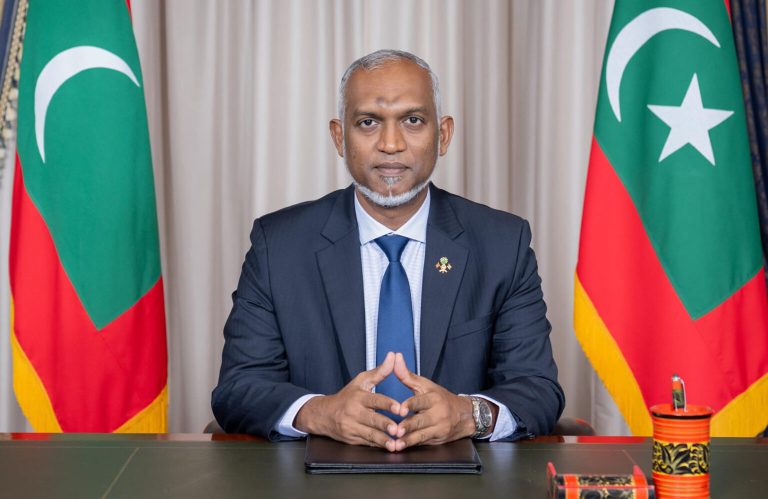 ރައީސުލްޖުމްހޫރިއްޔާ ޑރ. މުޙައްމަދު މުޢިއްޒު