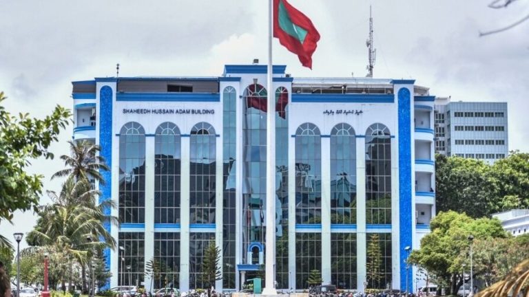އެއް ހަފުތާގެ ތެރޭގައި ވައްކަމާއި ފޭރުމުގެ މައްސަލަތަކުގައި 611,416 ރުފިޔާގެ މުދަލާއި ފައިސާ ހޯދައިފި