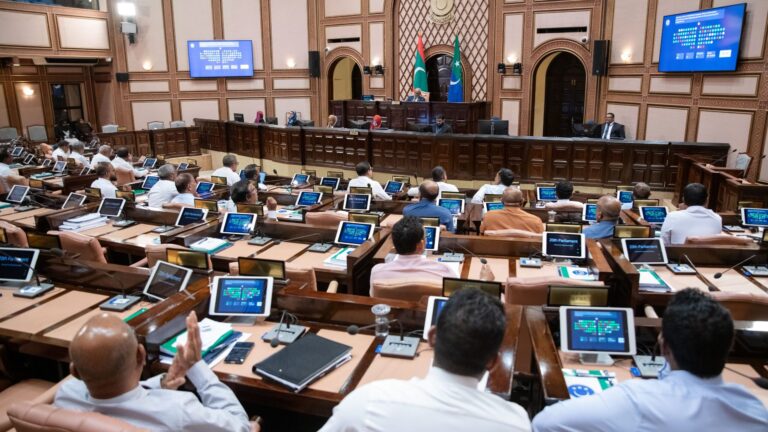 ދެވަނަ ދައުރުގެ ޖަލްސާތައް ނިންމާލައި މަޖިލިސް ޗުއްޓީއަށް