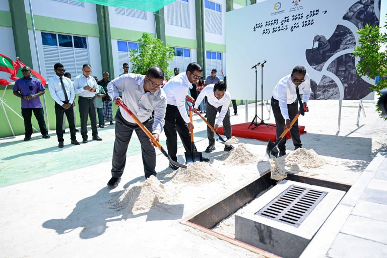 ކޮޅުފުށީ މަގުހެދުމުގެ މަސައްކަތް ރަސްމީކޮށް ފަށައިފި