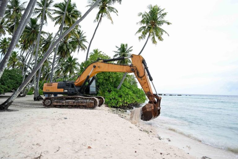 ގާދިއްފުށީ ބަނދަރު ތަރައްޤީކުރުމުގެ މަސައްކަތް ފަށައިފި