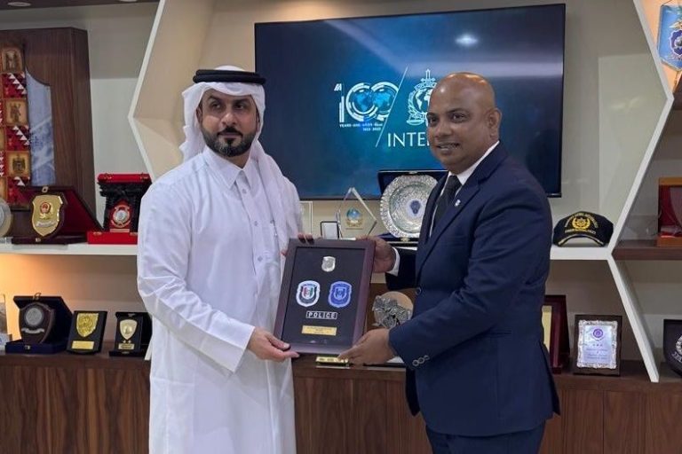 އިންޓަރޕޯލުން ދިވެހި ފުލުހުންގެ އިދާރާއަށް ފޯރު ކޮށްދެމުން ގެންދާ އެހީތެރިކަން ފުޅާކުރުމަށް މަޝްވަރާކޮށްފި