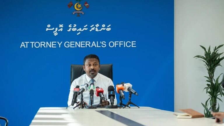 ޤާނޫނީ ހޭލުންތެރިކަން އިތުރުކުރުމަށް “އެނގުމަކީ ބާރެއް” ކެމްޕޭން އިފްތިތާޙުކޮށްފި