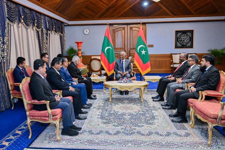 އައިއައިޔޫއެމްގެ ރެކްޓަރ، ރައީސް އަރިހަށް އިޙްތިރާމްގެ ޒިޔާރަތެއް ކުރައްވައިފި