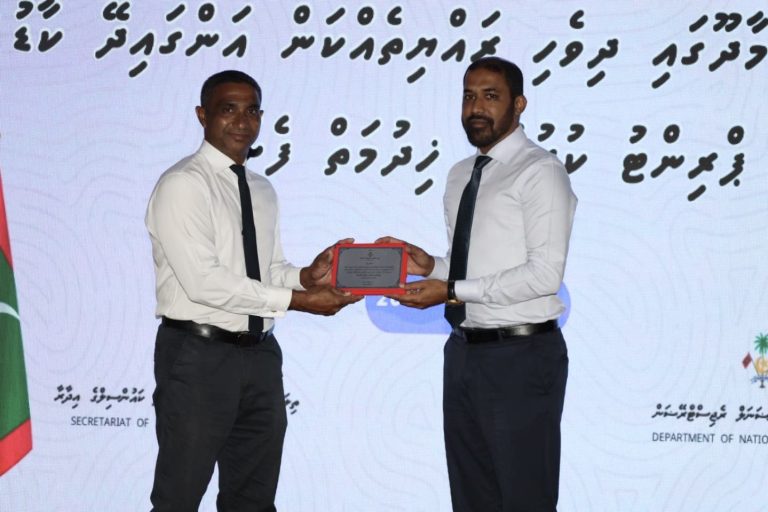 އައިޑީ ކާޑު ޕްރިންޓްކޮށް ދޫކުރުމުގެ ޚިދުމަތް ހަނިމާދޫގައިވެސް ފަށައިފި