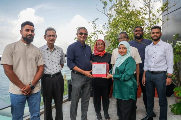 ރޮޓަރީ ކްލަބް އޮފް މާލެއިން 5 މިލިއަން ގަސް މަޝްރޫޢަށް 170،000 ގަސްއޮށް ހަދިޔާކޮށްފި