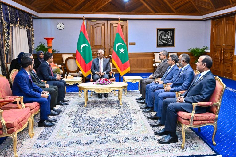 ބަންގްލަދޭޝްގެ އައު ސަފީރު ސަފީރުކަމުގެ ފަތްކޮޅު ރައީސްއަށް އަރުވައިފި