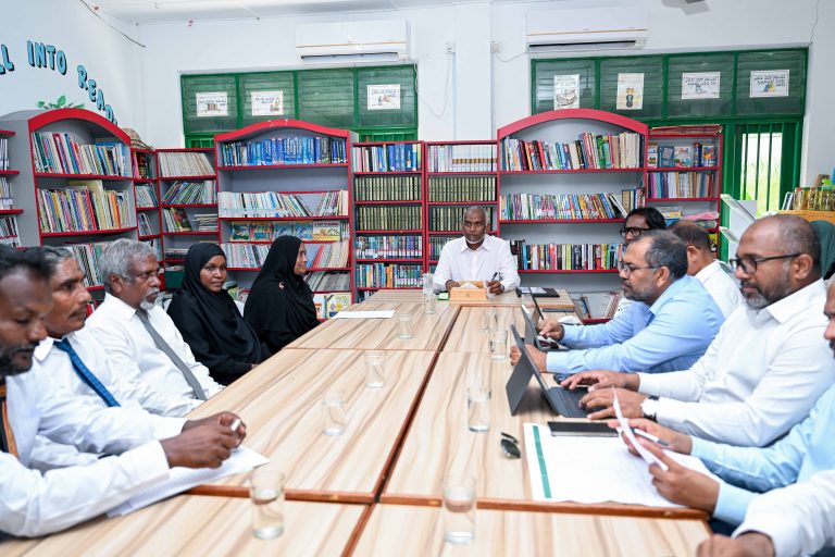 ރައީސް އޮމަދޫ ކައުންސިލާ ބައްދަލުކުރައްވައިފި