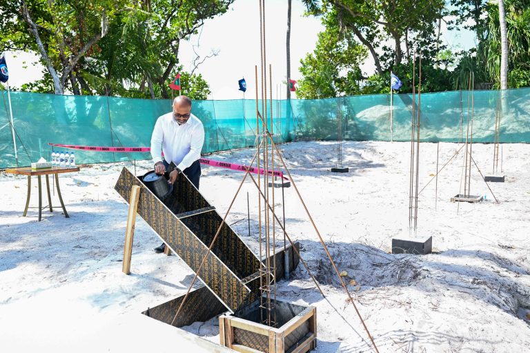 އޮމަދޫ ފުލުހުންގެ މަރުކަޒުގެ ބިންގާ އަޅައިފި