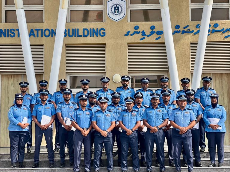 ދެކުނުގައި މަސައްކަތްކުރާ ފުލުހުންނަށް ހިންގި ހިންގުމުގެ ދާއިރާގެ ކޯސް ނިންމާލައިފި