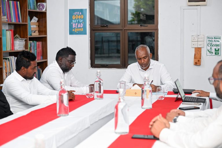 ރައީސް ބިލެތްފަހި ކައުންސިލާ ބައްދަލުކުރައްވައިފި