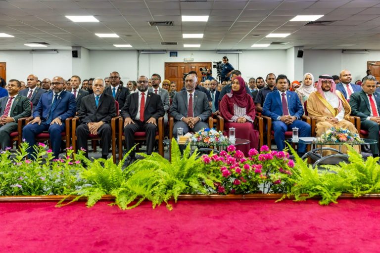 ޤުރުއާން ކިޔެވުމުގެ 37 ވަނަ ޤައުމީ މުބާރާތުގެ ރަންވަނަތަކަށް ހޮވުނު ބައިވެރިންނަށް އިނާމު ދީފި