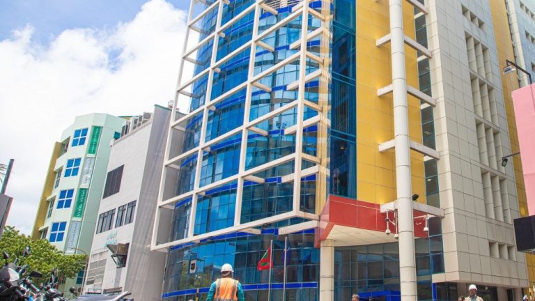 ވަގަށް އެތެރެކުރި ވޭޕް އިތުރު ޝިޕްމަންޓެއް : މިފަހަރު 15600 ކާޓްރިޖް