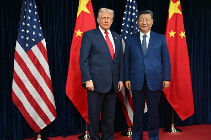 ޝީއާއެކު ބޭއްވި ބައްދަލުވުމަށްފަހު ޓެރިފް ދަށް ކުރަން ޓްރަމްޕް ނިންމައިފި