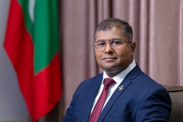 ވަޒީރު އާދަމް ނަޞީރު ރަސްމީ ދަތުރުފުޅެއްގައި ޗައިނާއަށް ފުރާވަޑައިގެންފި