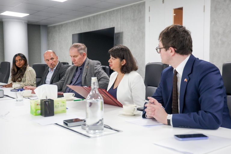 ޔުކޭ އާއިއެކު ތިމާވެށީގެ ދާއިރާއިން ގުޅުން ބަދަހިކުރުމަށް މަޝްވަރާކޮށްފި