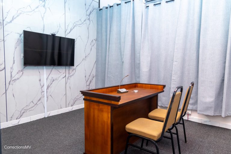 އައްސޭރި ޖަލުގައި އޮންލައިންކޮށް ޝަރީޢަތް ކުރިއަށްގެންދެވޭ ގޮތަށް ދެ ކޯޓް ރޫމް ހުޅުވައިފި