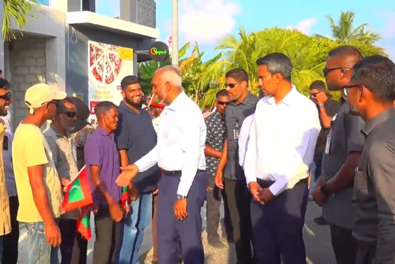 ރައީސް ފުވައްމުލަކަށް ވަޑައިގެންފި