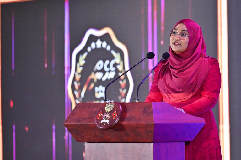 ޤައުމެއް ދިރިގެން އައުމުގެ އަސްލަކީ އަންހެނުން : ފަސްޓްލޭޑީ