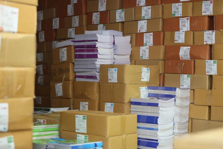 އައު އަހަރަށް ބޭނުންވާ ޓެކްސްޓް ފޮތްތައް އަތޮޅުތަކަށް ފޮނުވުމުގެ މަސައްކަތް ފަށައިފި