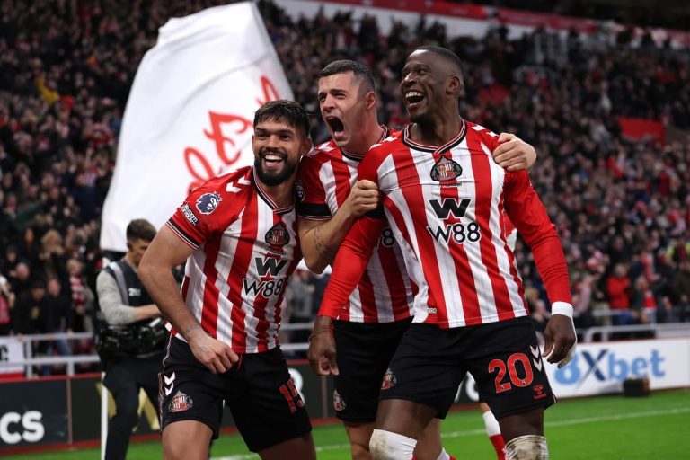 ސަންޑަލޭންޑަށް ނިއުކާސަލް އަތުން މުހިއްމު މޮޅެއް