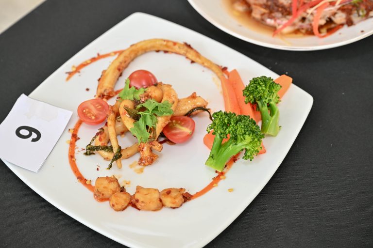 ފޮޓޯ ސްޓޯރީ: ރަހަވަރު ކެއްކުމުގެ މުބާރާތް