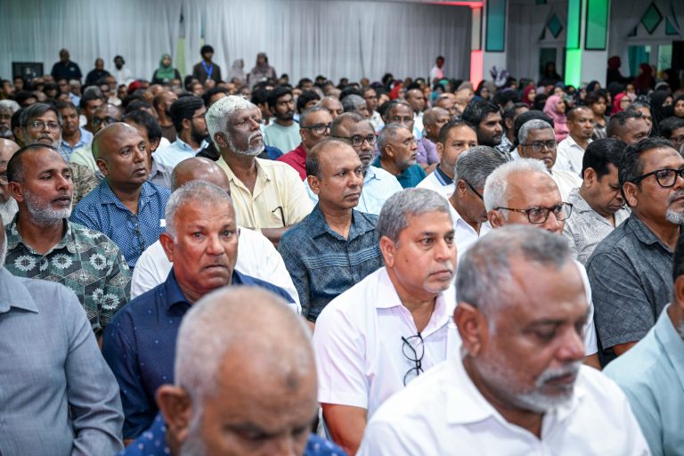 65 އަހަރުން 75 އަހަރާއި ހަމައަށް މަސައްކަތް ކުރެވޭގޮތް ހަދަން ރީ އެމްޕްލޯއިމަންޓް ބިލެއް މަޖިލީހަށް ފޮނުވައިފި