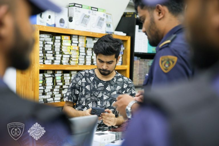 ނުވަ ތަނެއް ބަލައިފާސްކޮށް ގަވާއިދާ ޚިލާފަށް ހިންގަމުންދިޔަ ދެ ވިޔަފާރިއެއް ބަންދުކޮށްފި