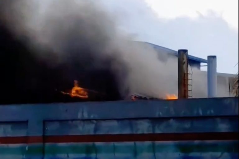 ލ. ގަމު ފެނަކަ އިންޖީނުގޭގައި ހިނގި އަލިފާނުގެ ހާދިސާގައި އެއް ޖަނަރޭޓަރު ބޭނުން ނުކުރެވޭ ވަރަށް އަނދައިފި