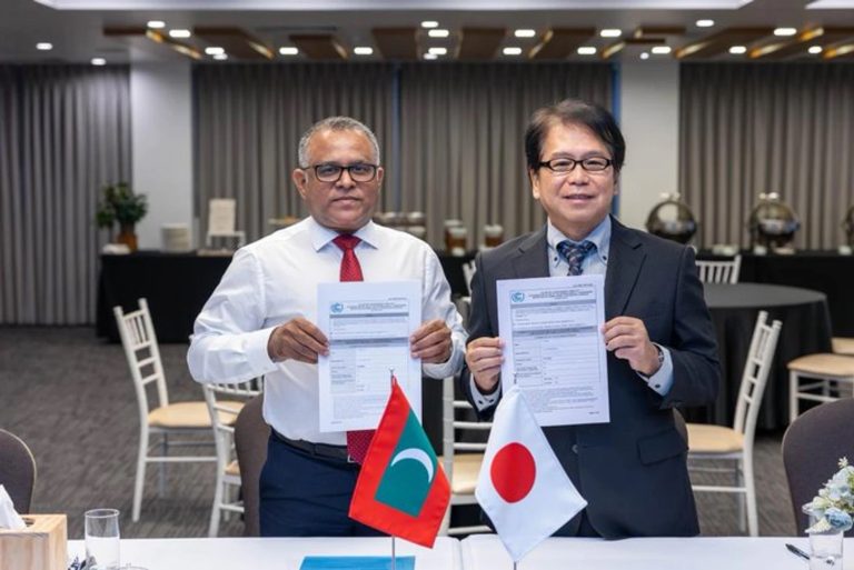 އައްޑޫ ސެންޓްރަލް ޕަވަރ ސްޓޭޝަންގެ ސްމާޓް މިނީ ގްރިޑް ސިސްޓަމުން ޖޭ.ސީ.އެމް ކްރެޑިޓް ދޫކުރަނީ