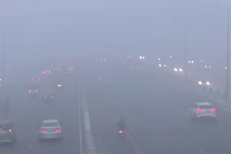 ދިއްލީގެ ވައި ނުސާފުވެ، 200 އަށްވުރެ ގިނަ ފްލައިޓު ކެންސަލް