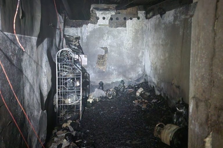 އައްޑޫ ސިޓީ ހިތަދޫ ގެއެއްގައި އަލިފާނުގެ ހާދިސާއެއް ހިނގައި ހަތް މީހަކަށް އިންސާނީ އެހީތެރިކަން ފޯރުކޮށްދެނީ