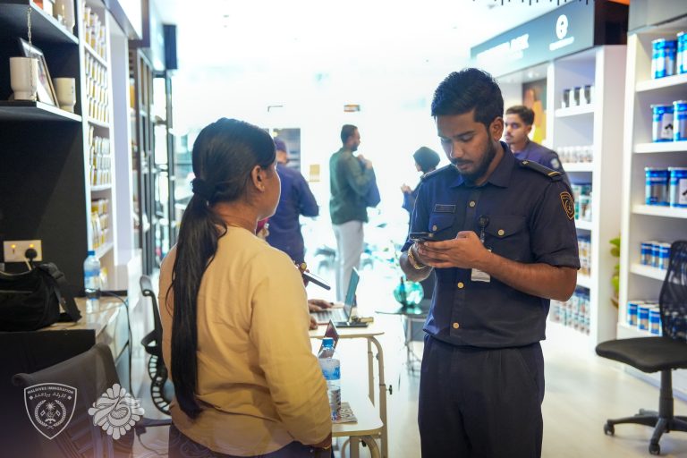 ފަސް ތަނެއް ބަލައިފާސްކޮށް ތިން ބިދޭސީއަކު ހައްޔަރުކޮށްފި