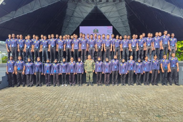 ވަޠަނީ ޕްރޮގްރާމް ފުރިހަމަ ކުރި 66 ޒުވާނުން އެމް.އެން.ޑީ.އެފްގެ ތަމްރީނު މަރުކަޒަށް ފުރައިފި