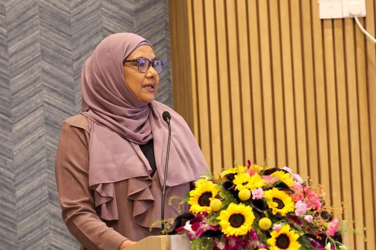 ނުކުޅެދުންތެރިކަން ހުންނަ ފަރާތްތަކަށް ވަޒީފާގެ ފުރުސަތު ހަމަޖެހުނަސް އެލަވަންސް ނުކަނޑާނެ: ވަޒީރު