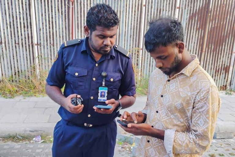 ގަވާއިދާ ޚިލާފަށް އުޅެމުންދިޔަ 4 ބިދޭސީއަކު އިމިގްރޭޝަންގެ ބެލުމުގެ ދަށަށް ގެންގޮސްފި