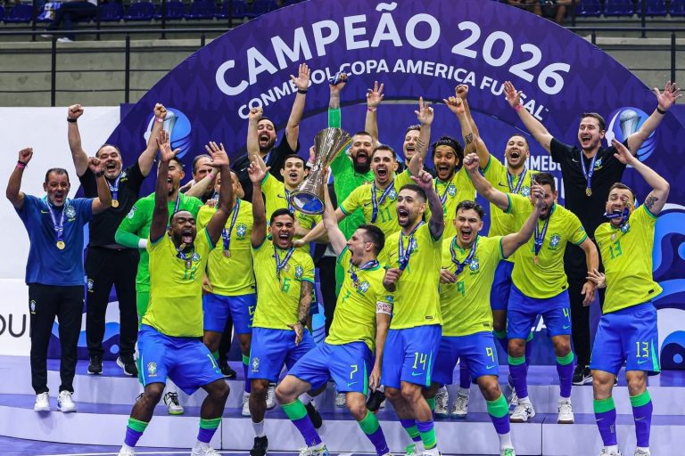 ބްރެޒިލުން 12 ވަނަ ފަހަރަށް ކޮޕާ އެމެރިކާ ފުޓްސަލް ތަށި އުފުލާލައިފި